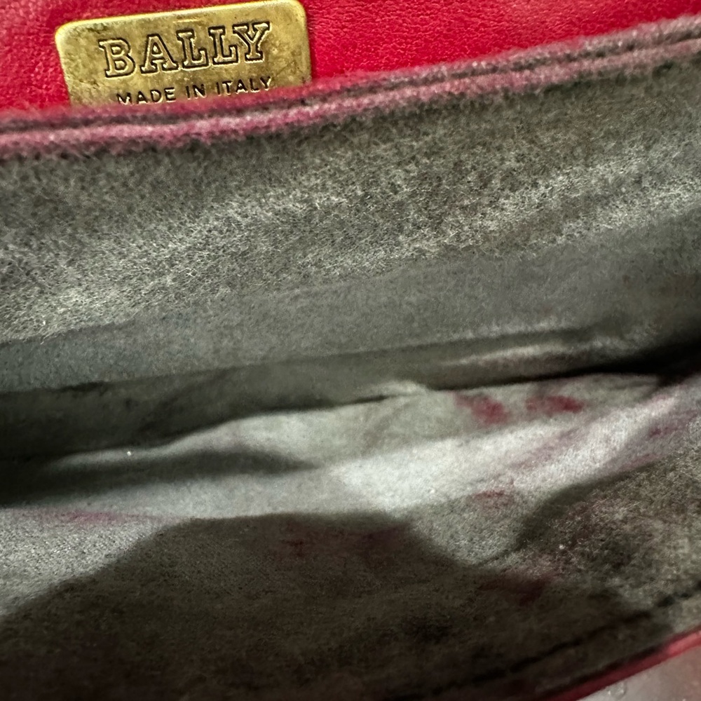 Vintage 1980s Bally Red Quilted Lambskin Leather Chain Shoulder / Crossbody Bag - Picture 10 of 11